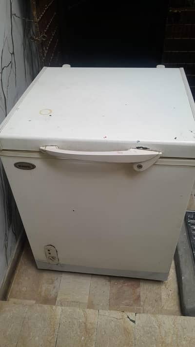 waves single door deep freezer