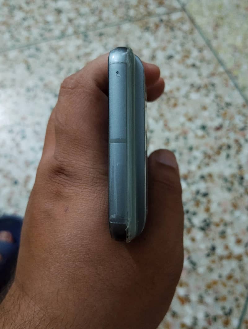 Google Pixel 8 2