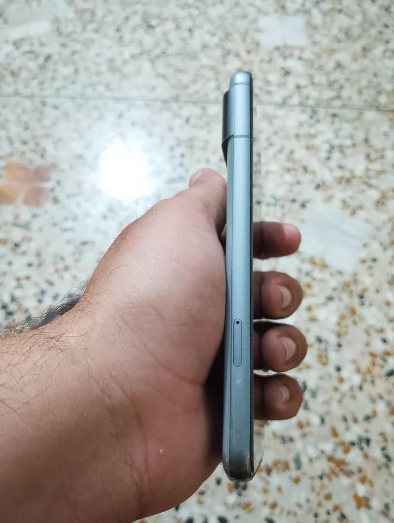 Google Pixel 8 5