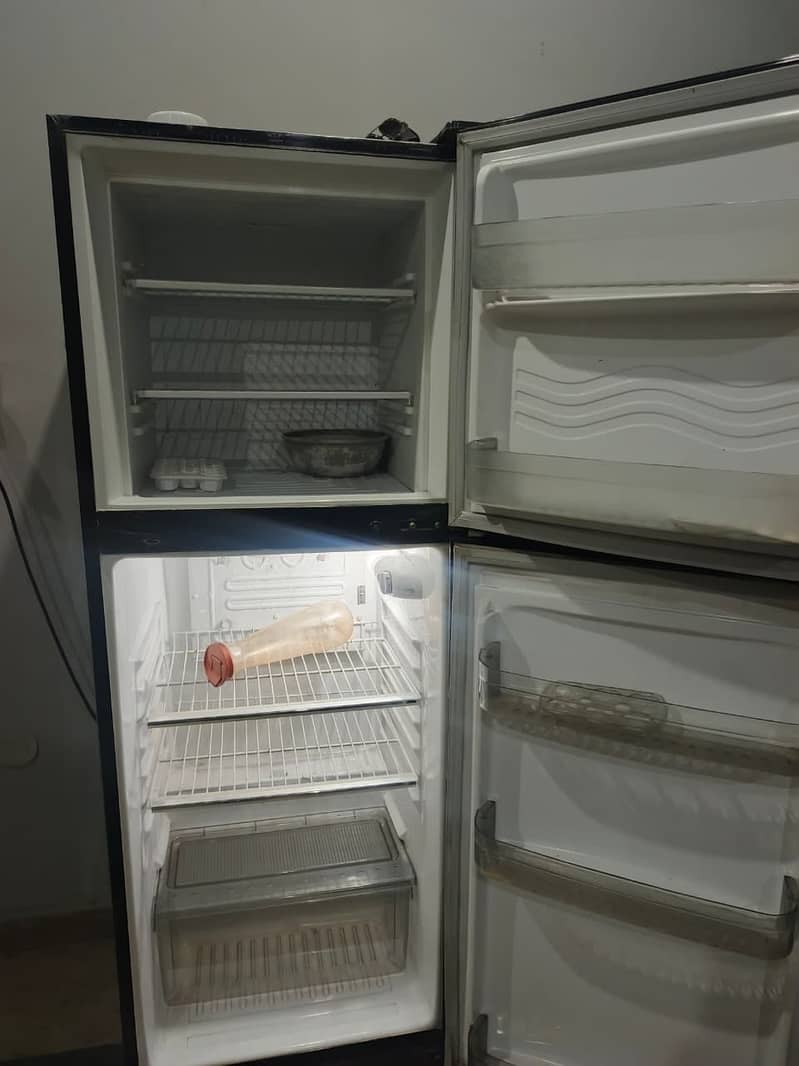 Waves Fridge 0