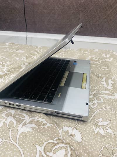Hp laptop for sale elite book 8007