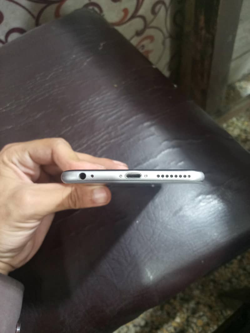 Apple iPhone 6 Plus 2