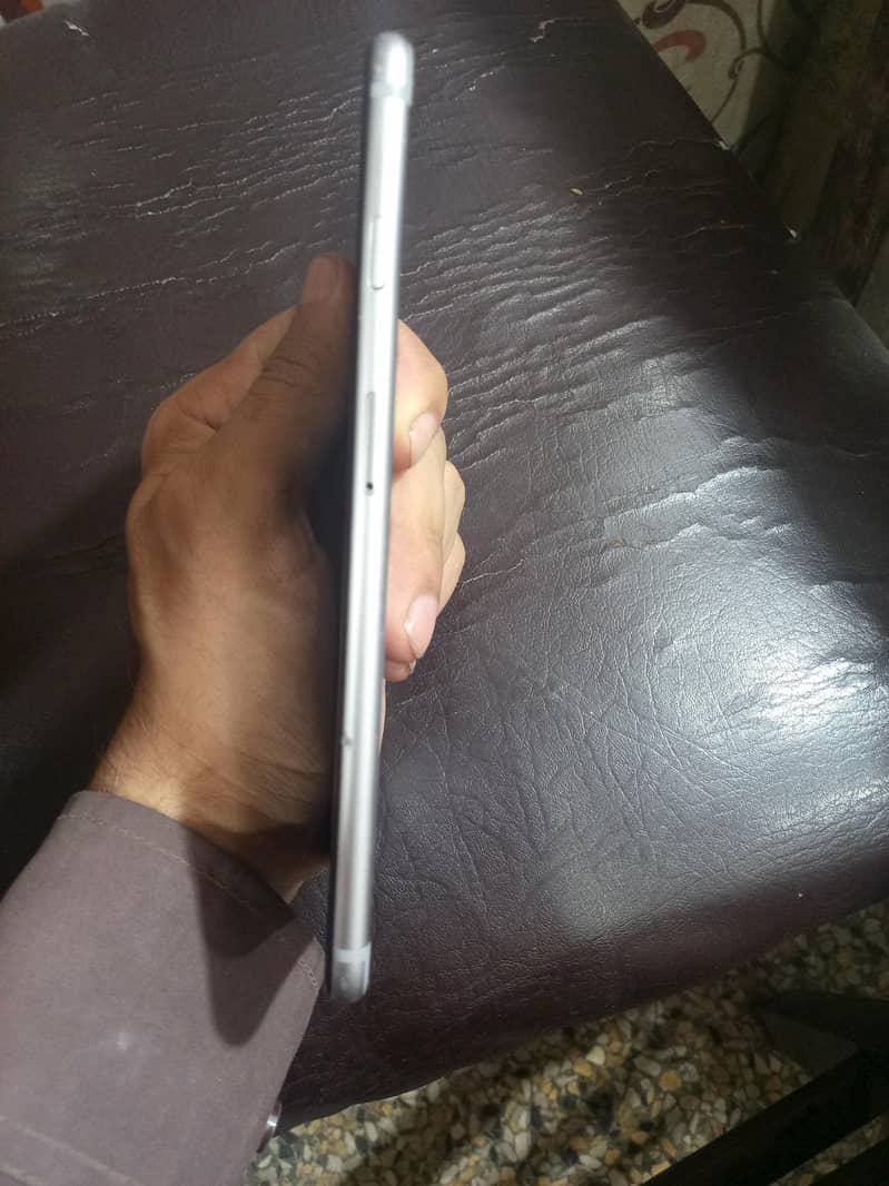 Apple iPhone 6 Plus 3
