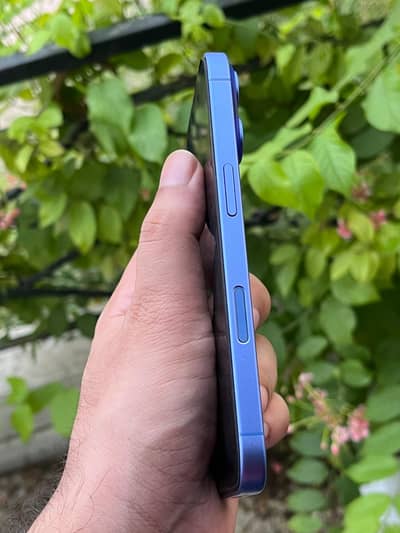 Iphone 16 128 ultramarine