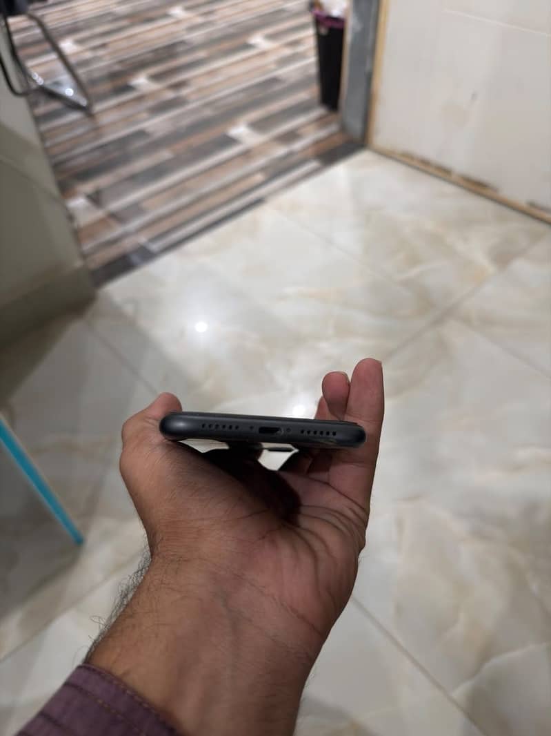 Apple iPhone 11 5