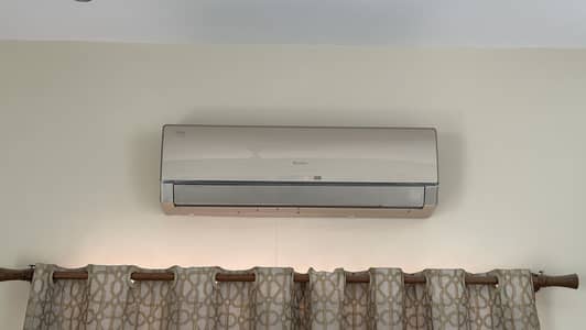 Gree 1.3 ton inverter split ac in very good working condition