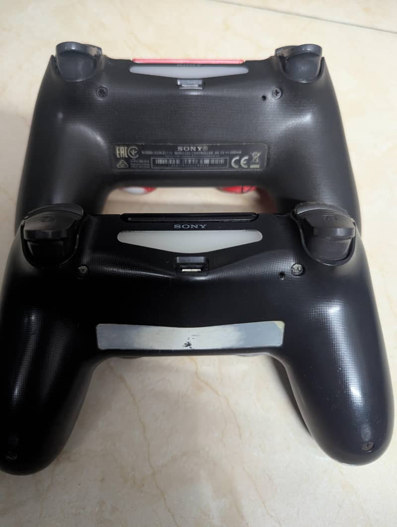PS4 1TB Jailbreak 2 controller 3
