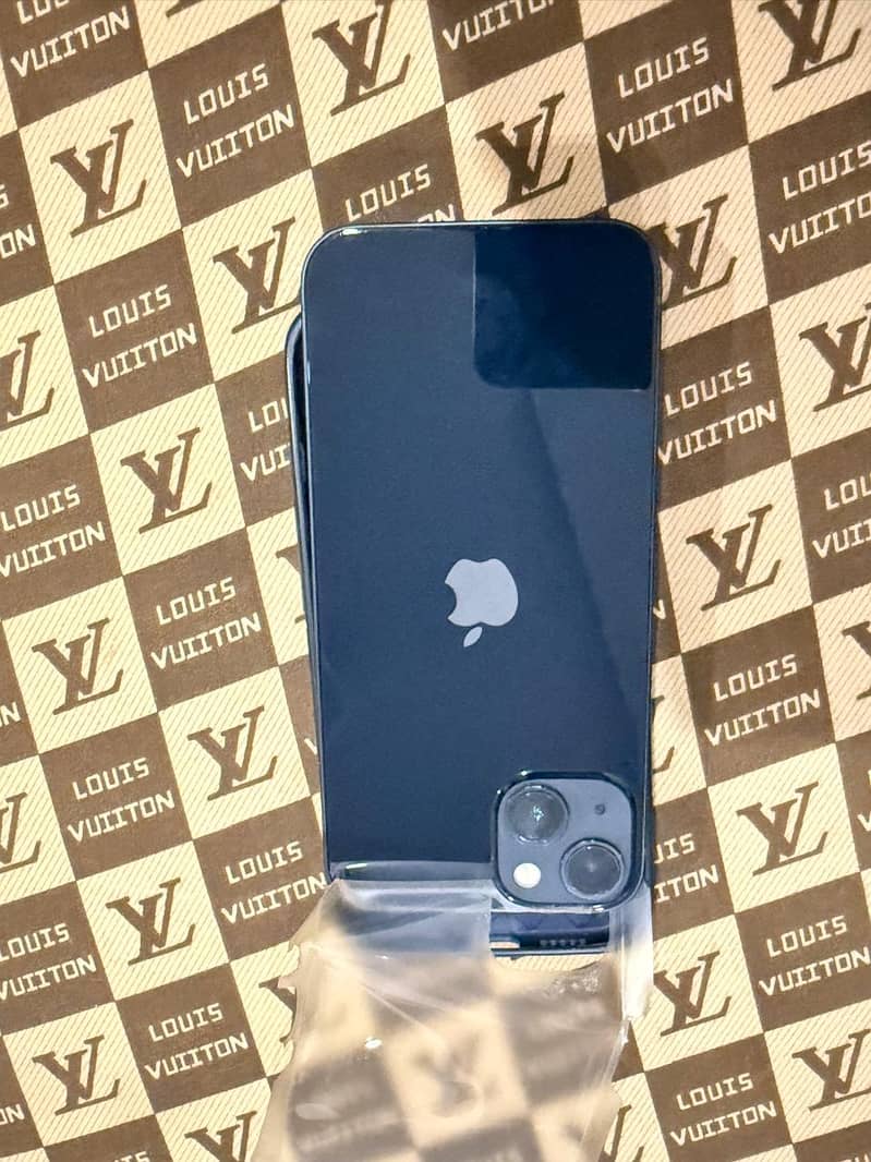 Apple iPhone 13 2