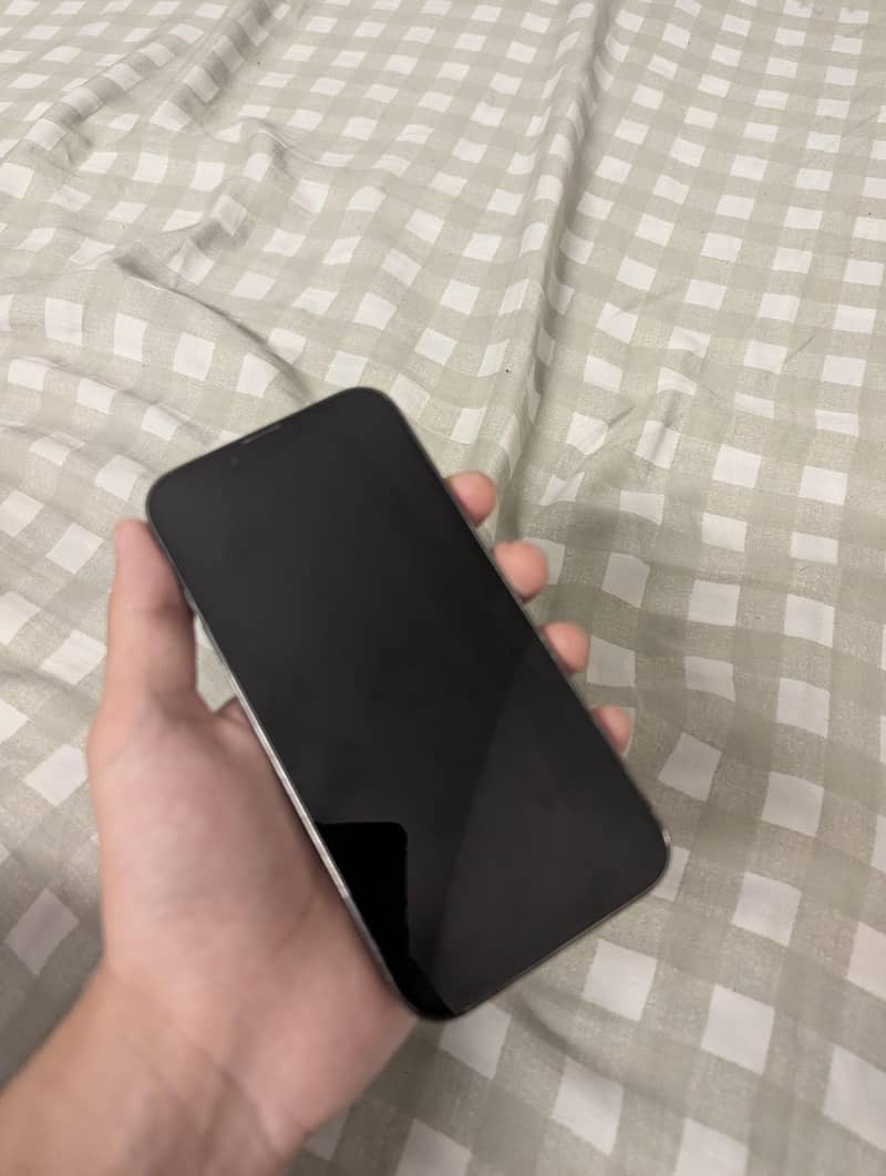 Apple iPhone 13 Pro 2