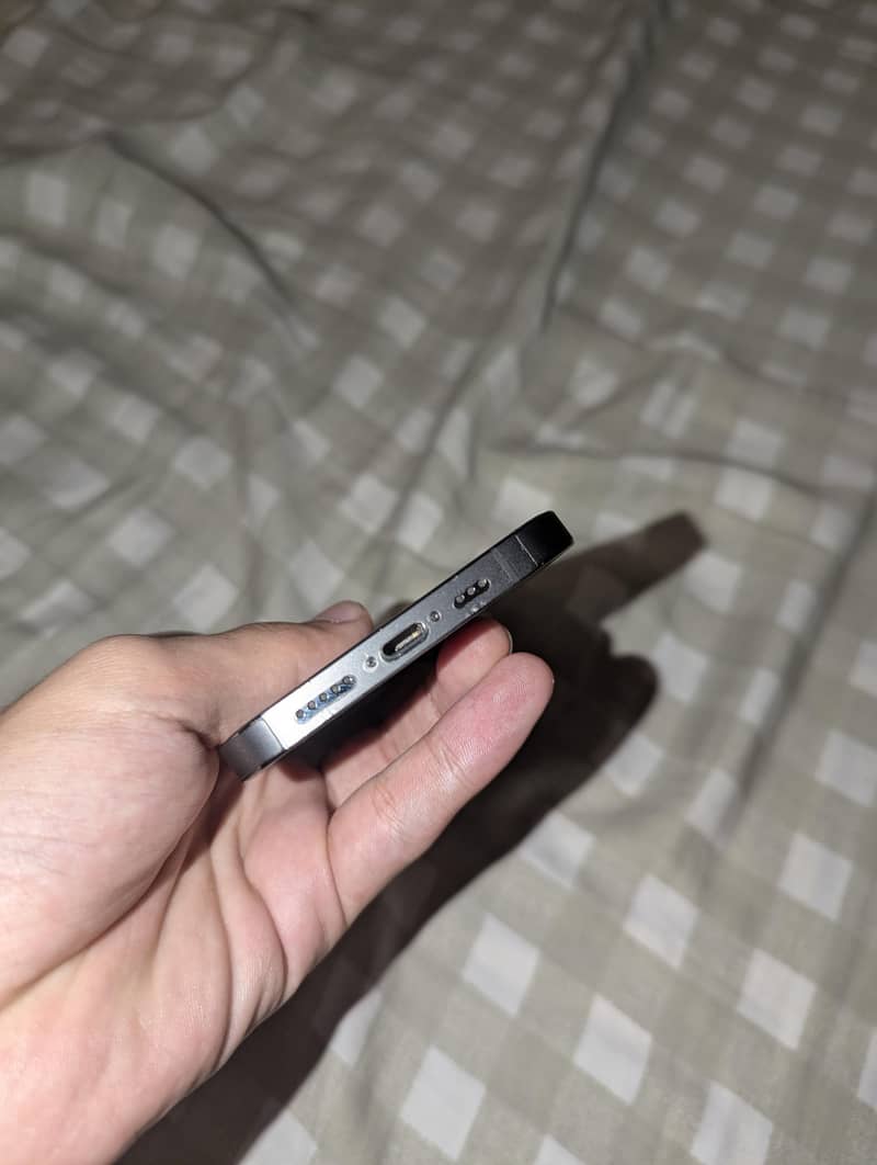 Apple iPhone 13 Pro 4