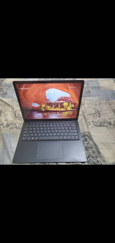 Canadian import Microsoft surface book 3 Intel core i5