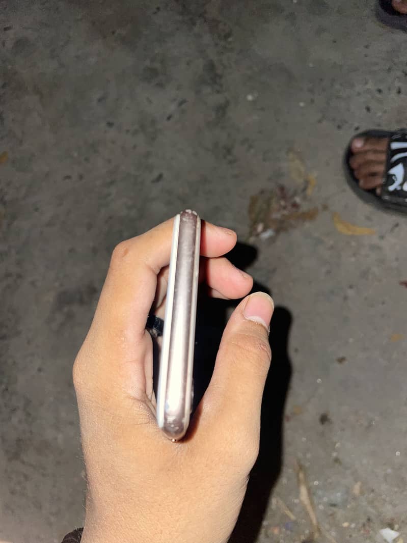Apple iPhone 8 3