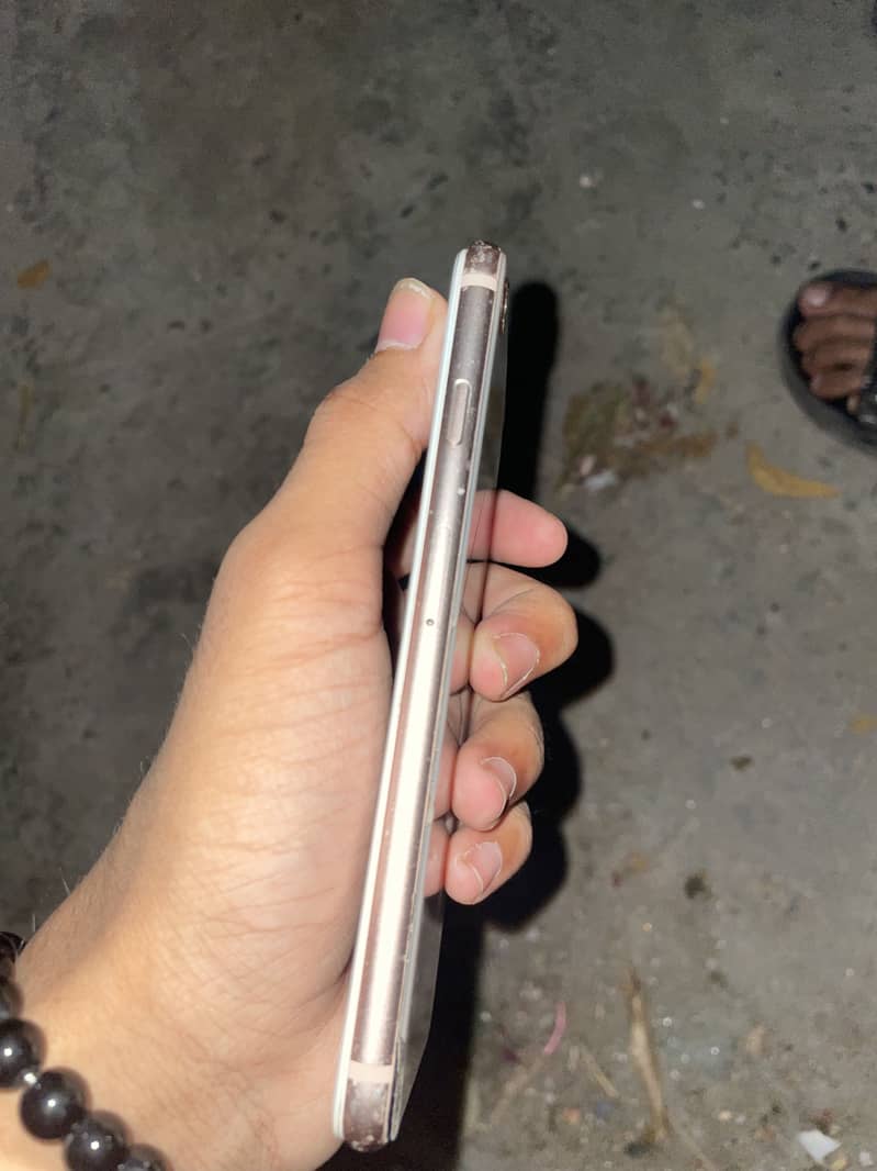 Apple iPhone 8 5