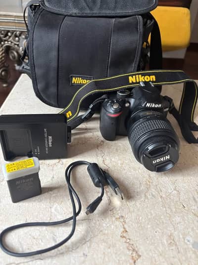 NIKON D3200 in excellent condition for sale