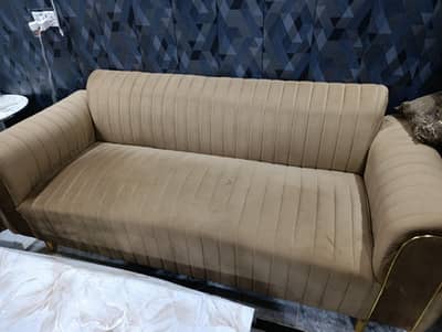 6 Seater Sofa Set Available for Sale in Lush Condition
