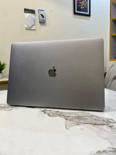 Apple MacBook pro 2016 i7 16gb ram 1tb ssd touch bar 15 inch 4gb graph