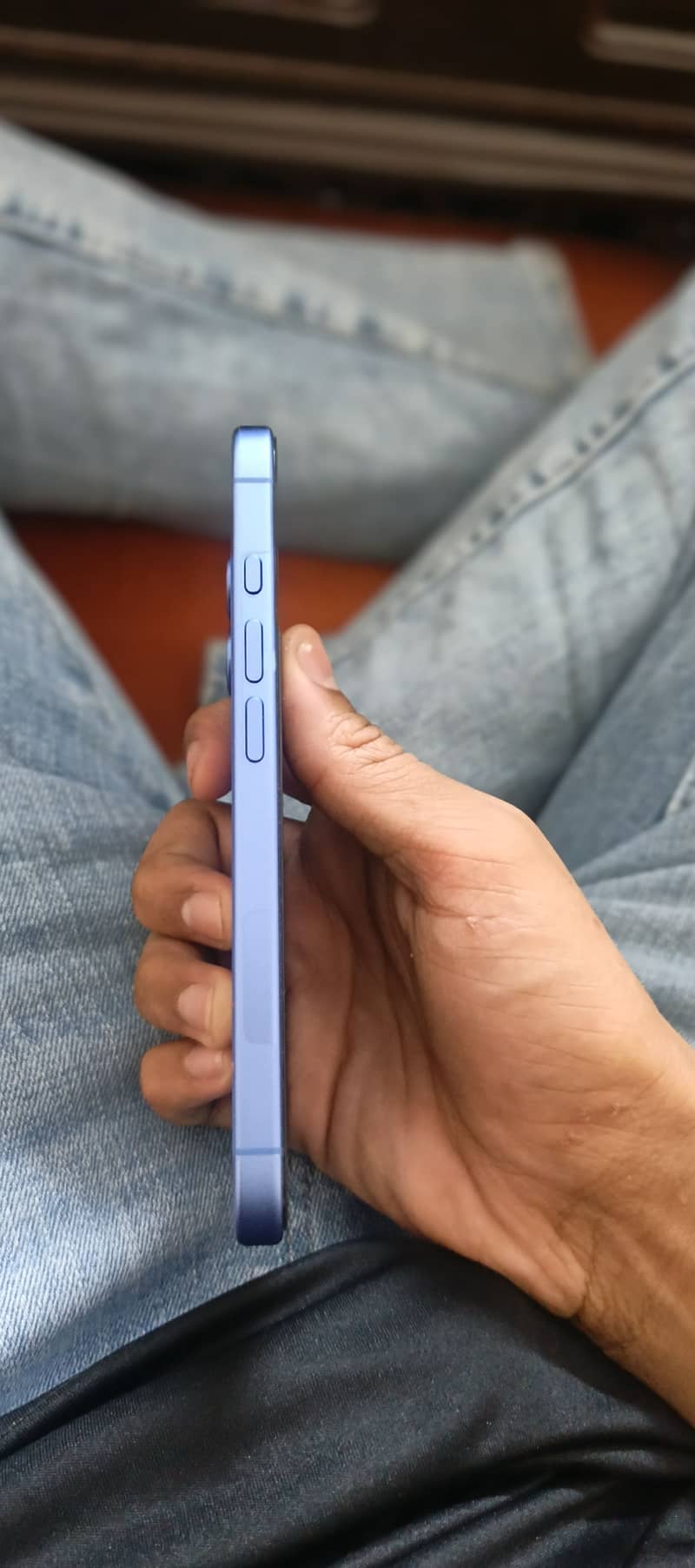 Apple iPhone 16 5