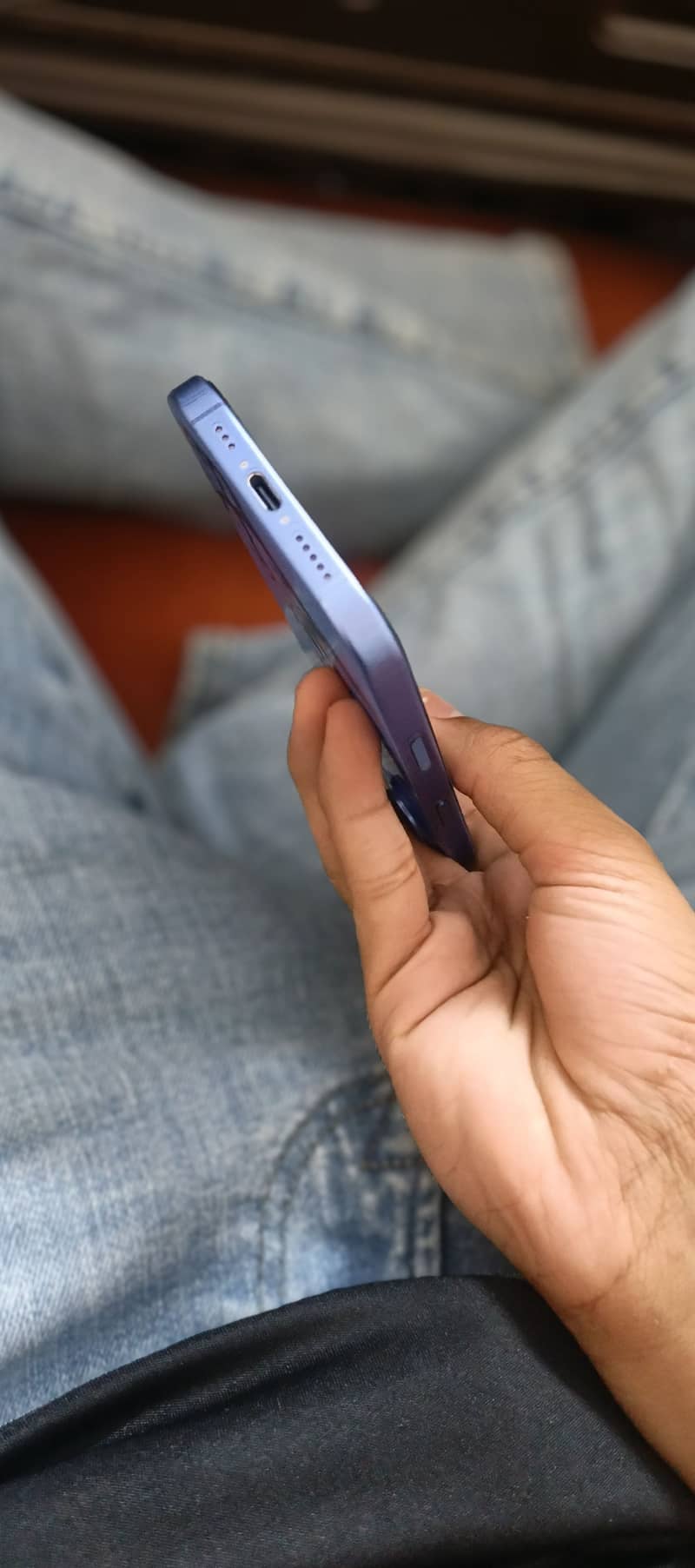 Apple iPhone 16 6