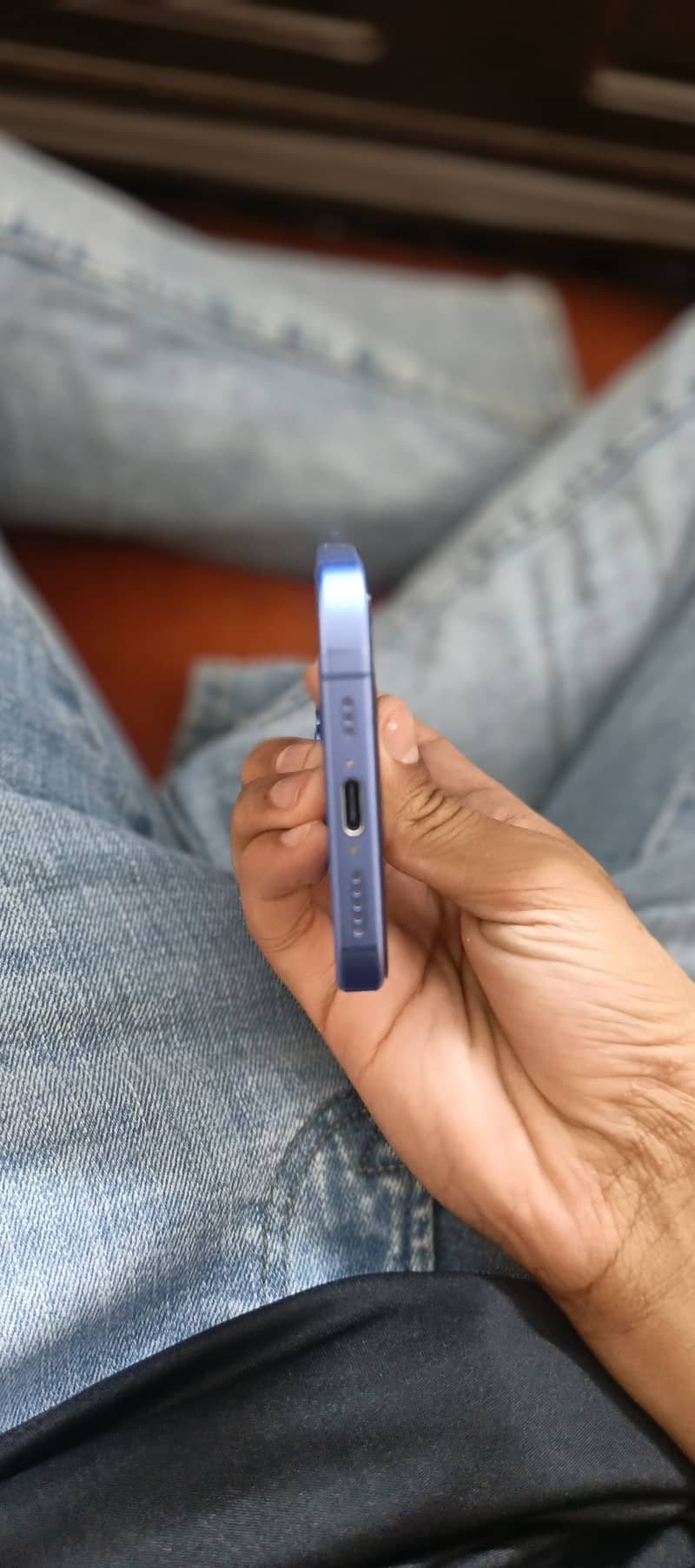 Apple iPhone 16 7
