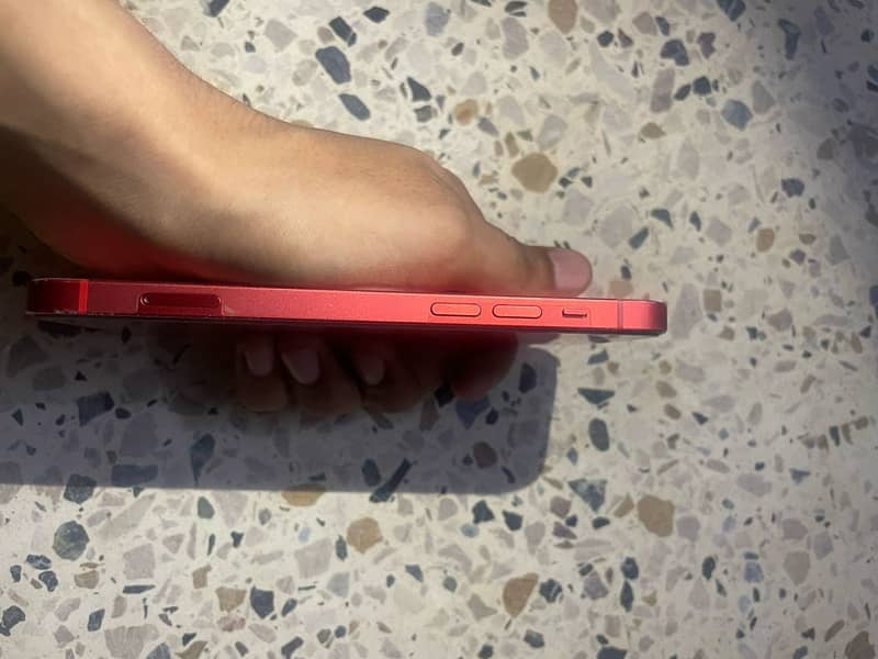 Apple iPhone 12 4