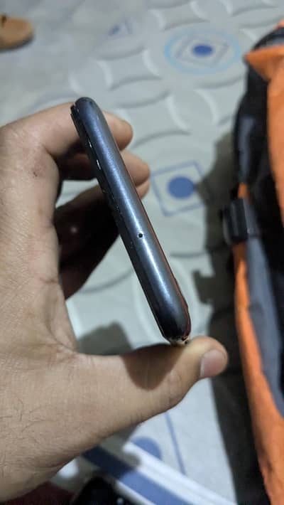 Samsung A10 Or Samsung j4