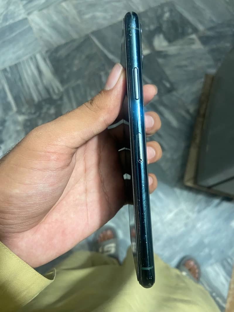 Apple iPhone 11 Pro Max 8