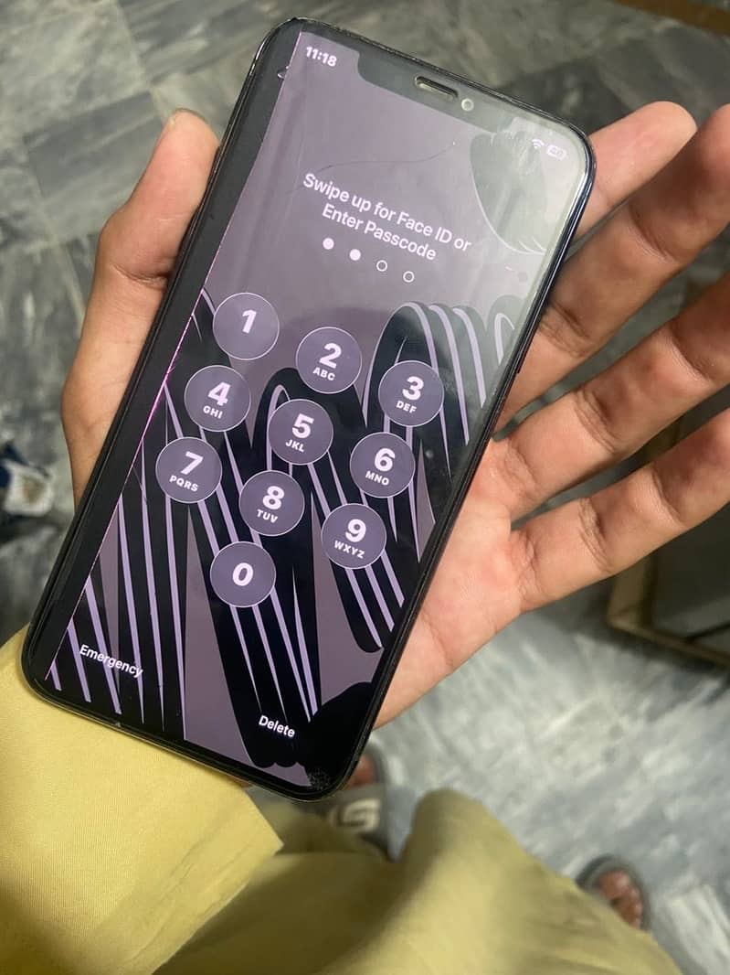 Apple iPhone 11 Pro Max 10