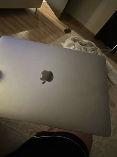MacBook M1 chip almost new condition 10/10