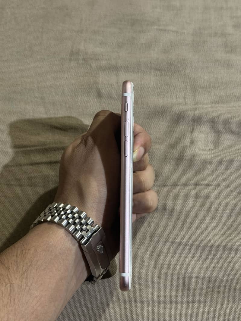 Apple iPhone 7 3