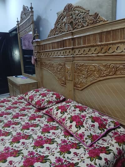 Bed and Dressing side table without metres