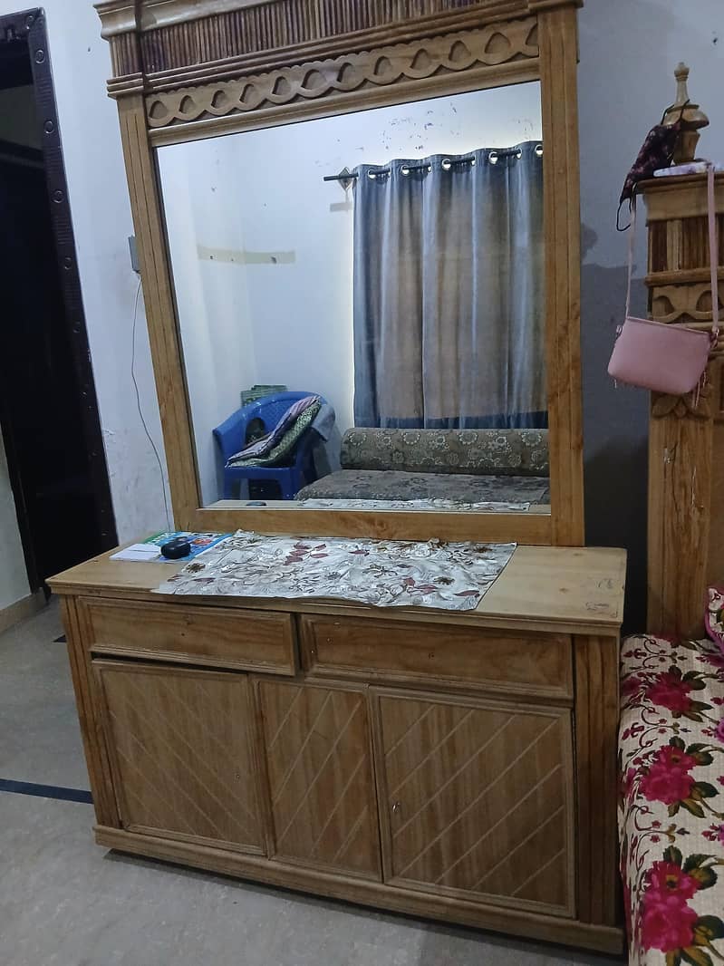 Bed and Dressing side table without metres 3