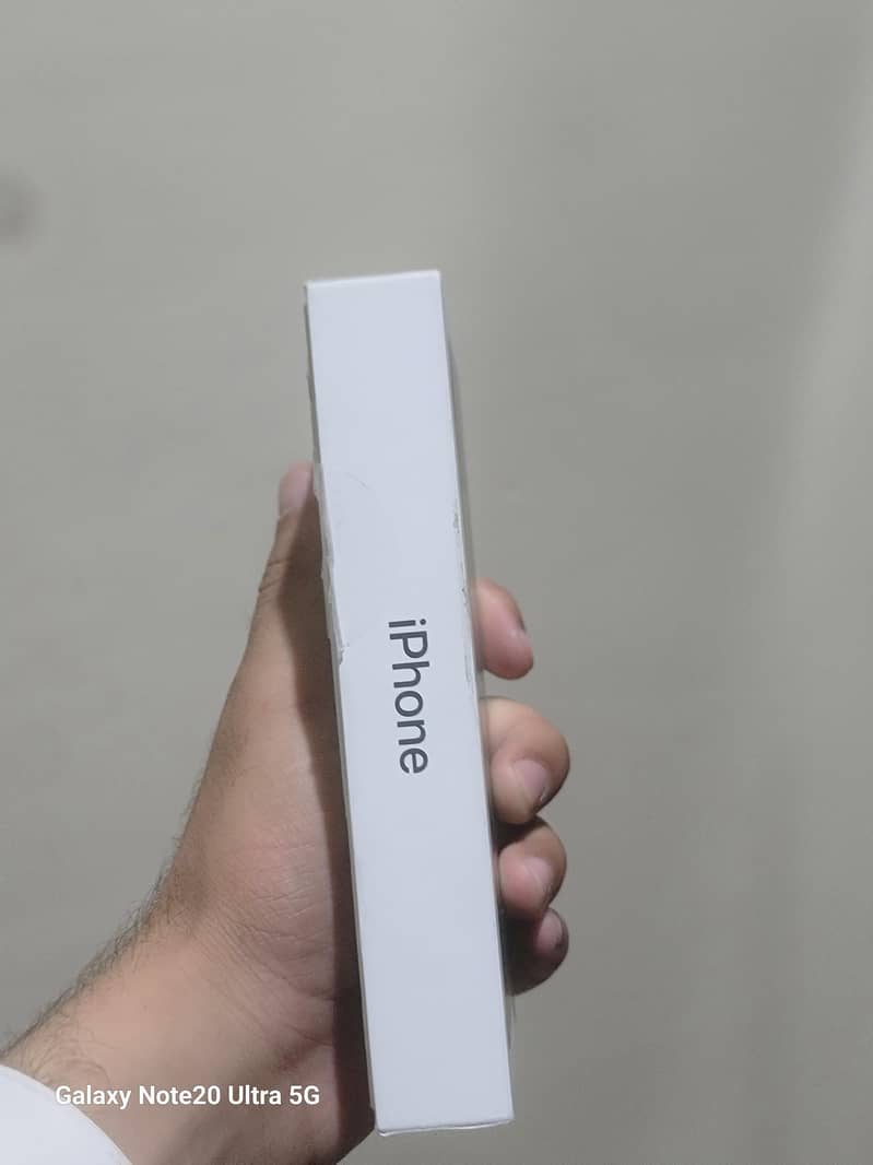 Apple iPhone 13 1