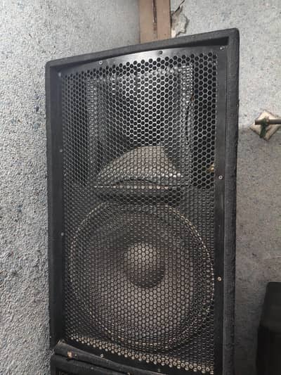 15inches peavey speaker with peavey mixer