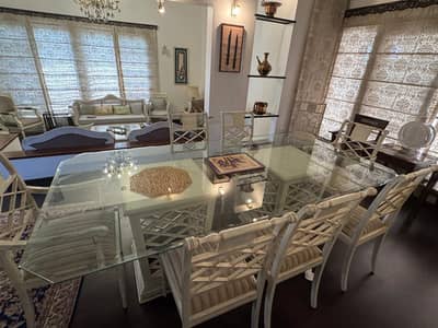 luxury dining table