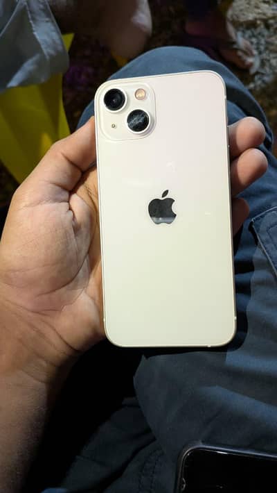 Apple iPhone 13