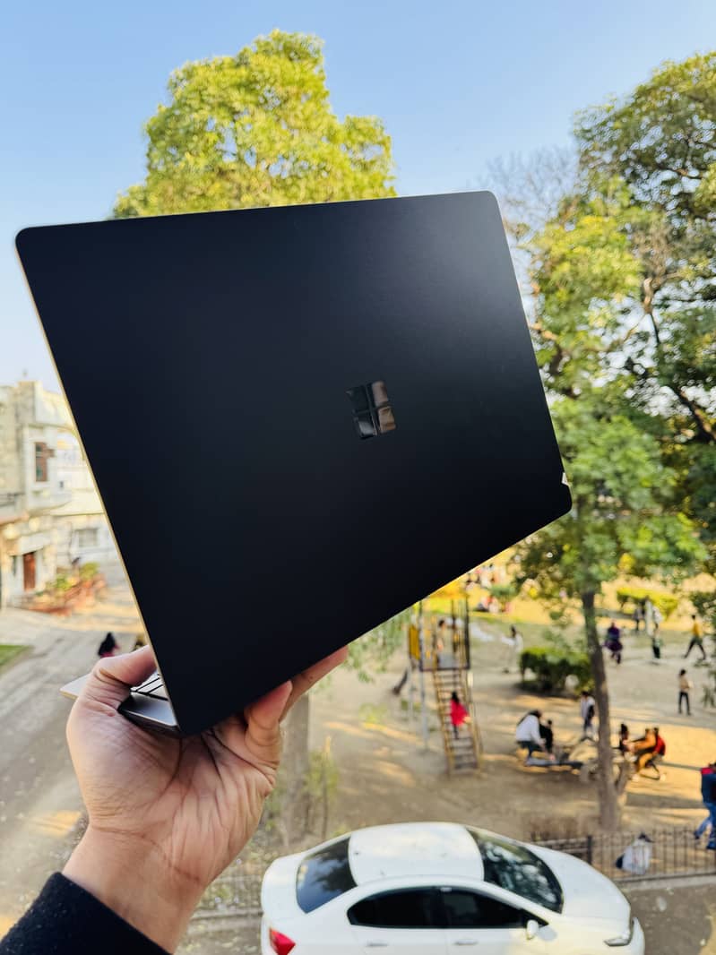 Microsoft surface laptop 5 2