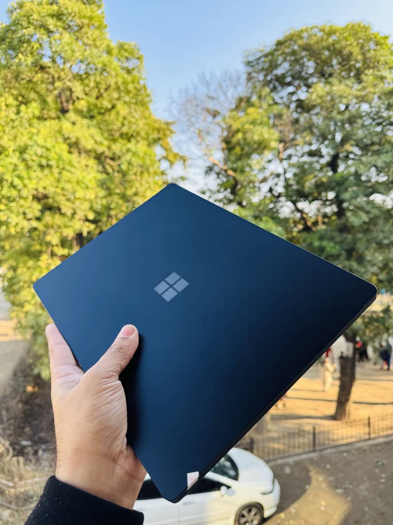 Microsoft surface laptop 5 4