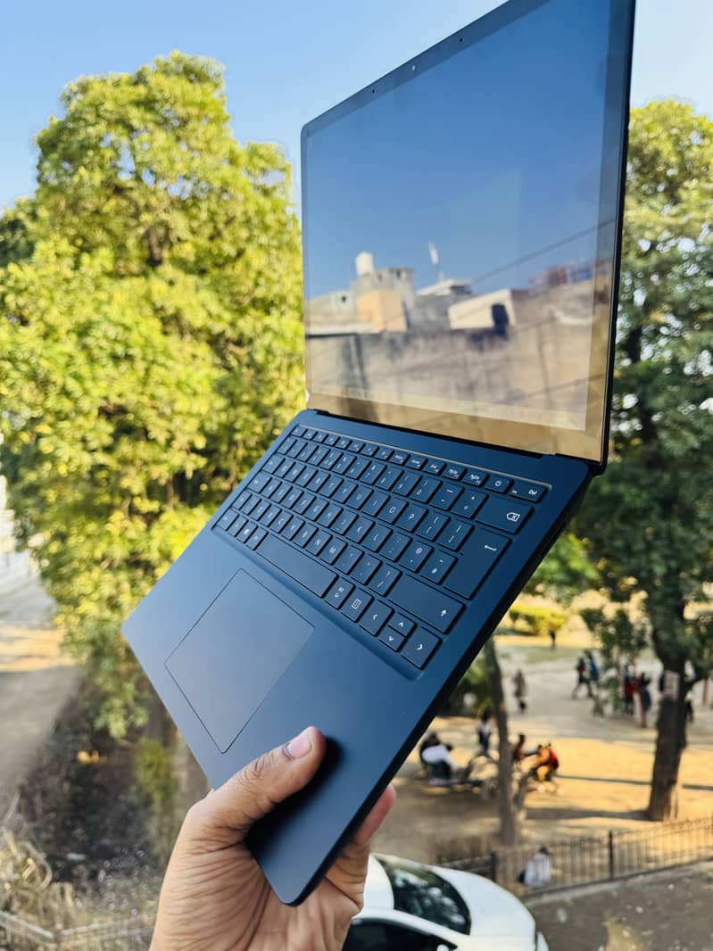 Microsoft surface laptop 5 9
