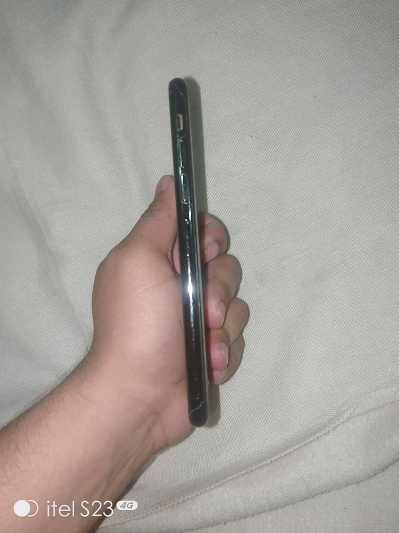 Apple iPhone X 4