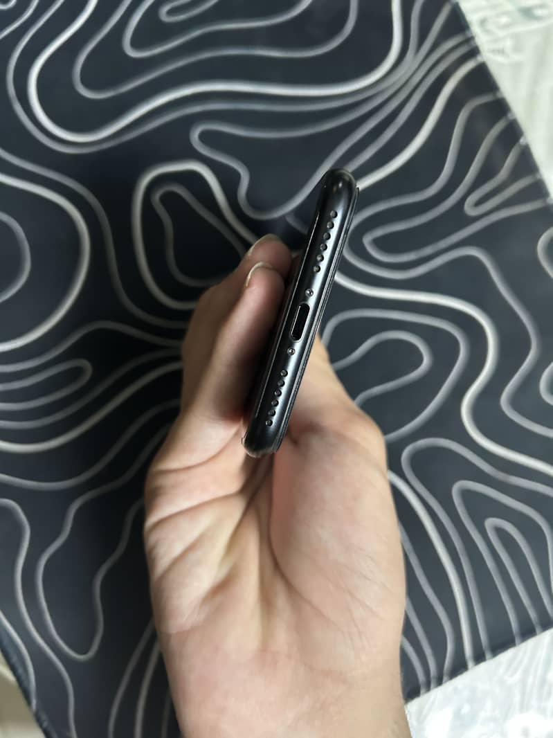 Apple iPhone SE 4