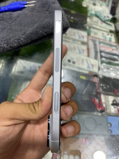 Apple iPhone 15