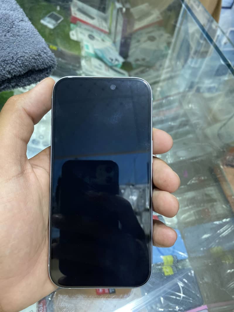 Apple iPhone 15 3