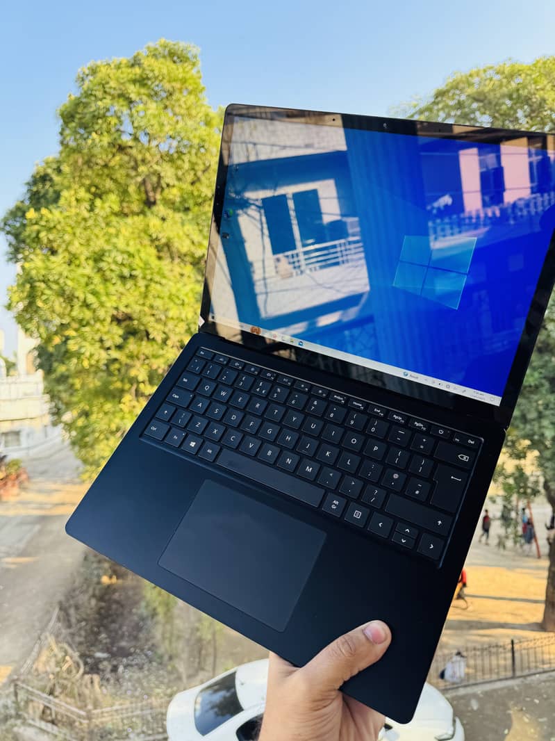 Microsoft surface laptop 5 5