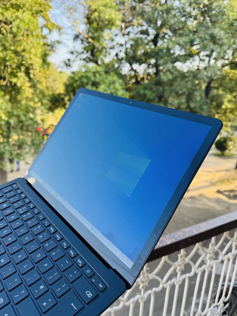 Microsoft surface laptop 5 7