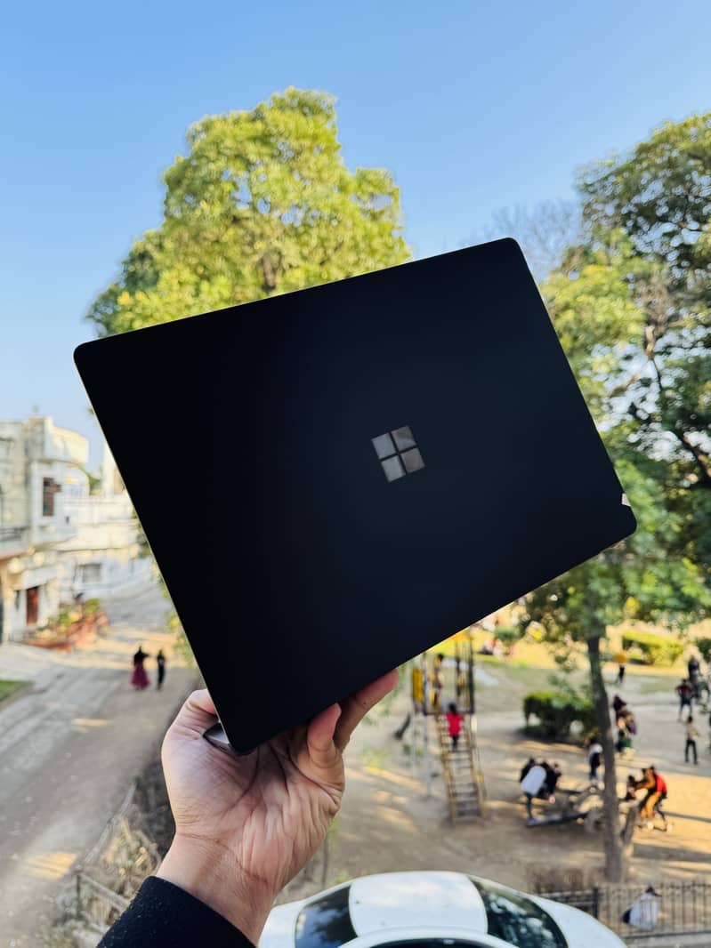 Microsoft surface laptop 5 10