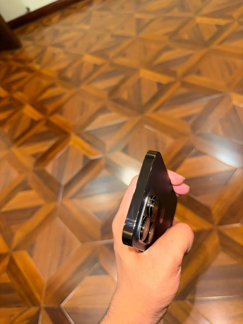 IPHONE 14 PRO 4