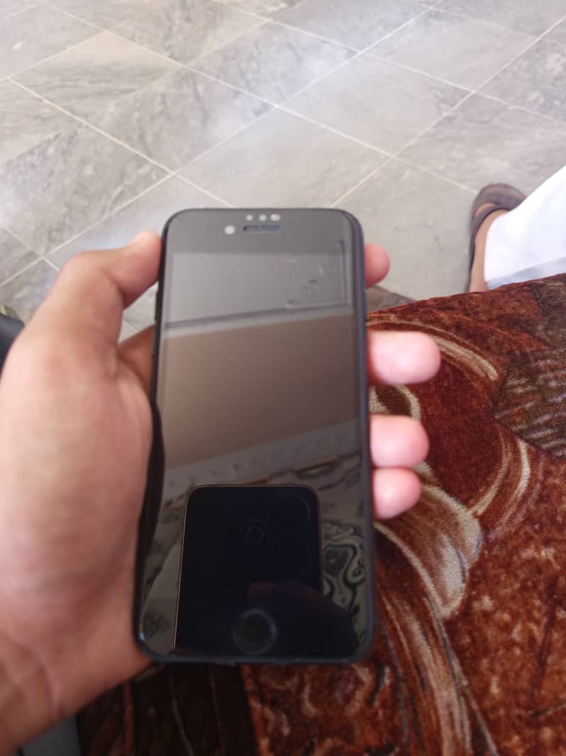 Apple iPhone SE 4