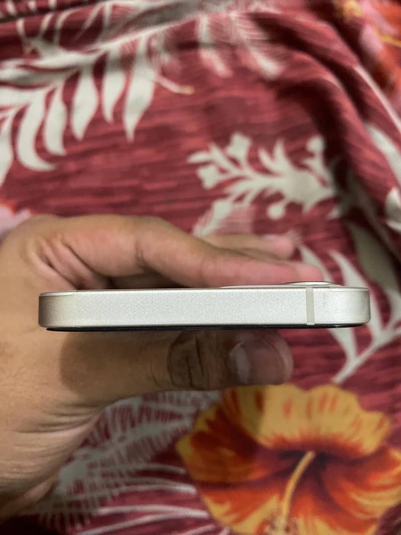 Apple iPhone 12 3