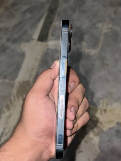 Apple iPhone 14