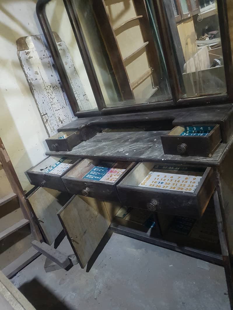 dressing table 2